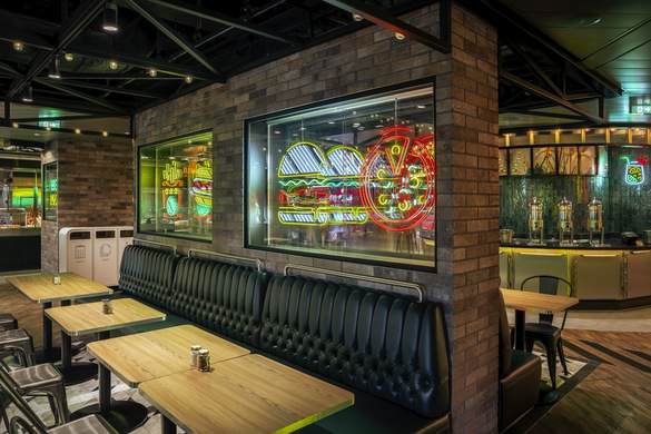 MSC Cruises MSC World Europa Pizza and Burger - Ivan Sarfatti 4.jpg